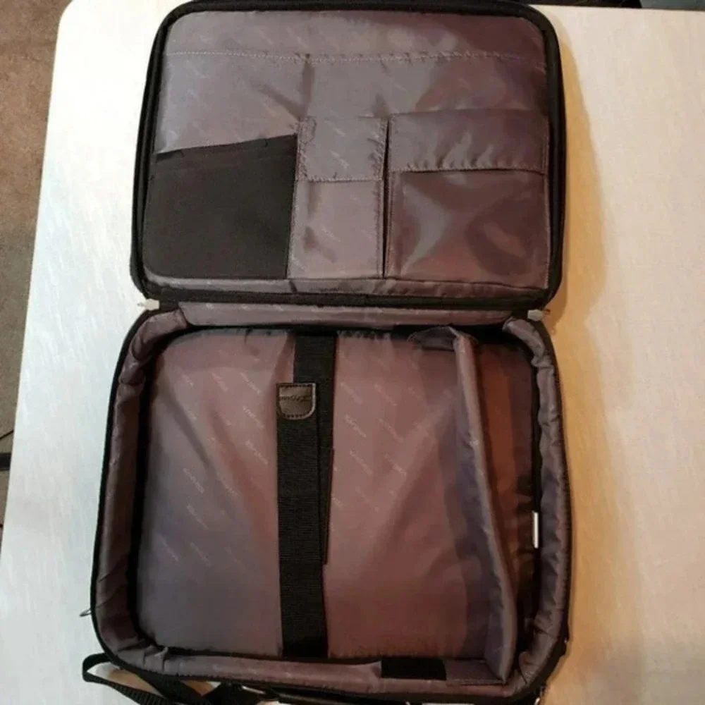 Targus‎ black laptop bag